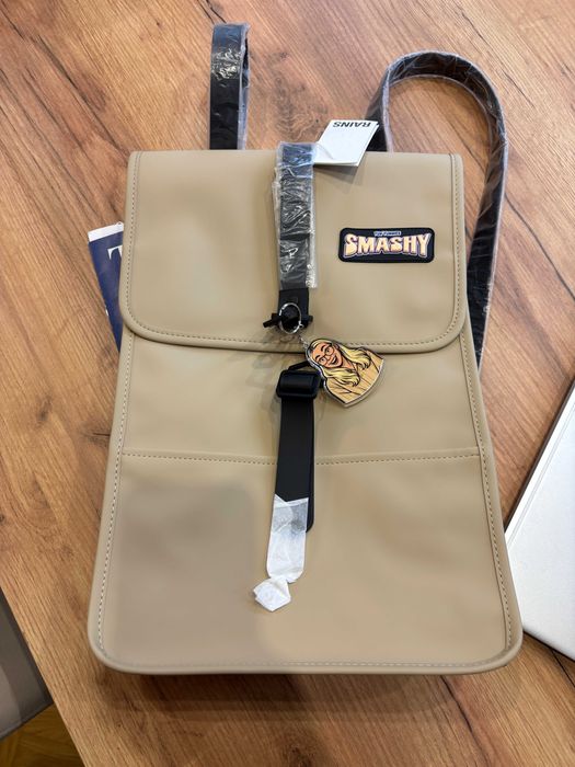 Nowy Rains plecak beżowy - backpack. Teraz tylko 149 zł!