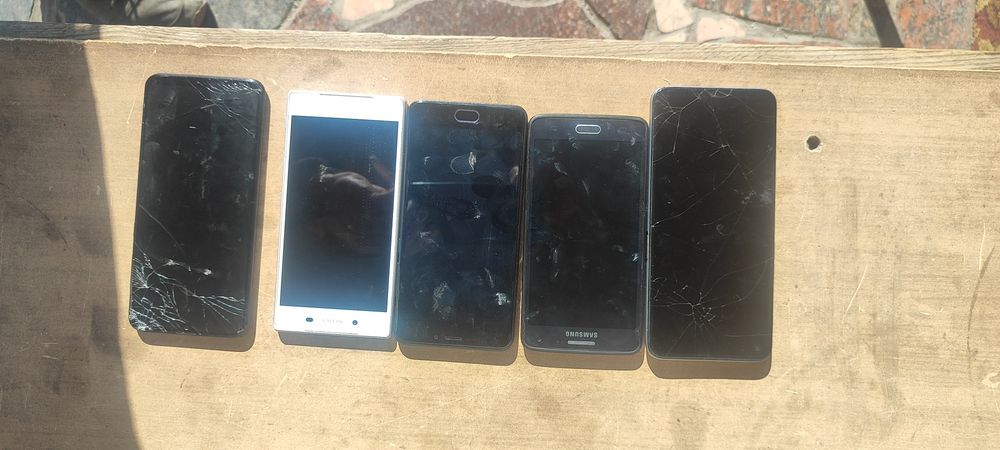 Продам телефоны одним лотом
