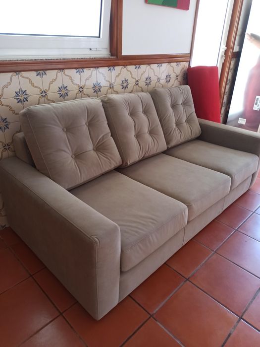 Sofá Novo de 3 lugares