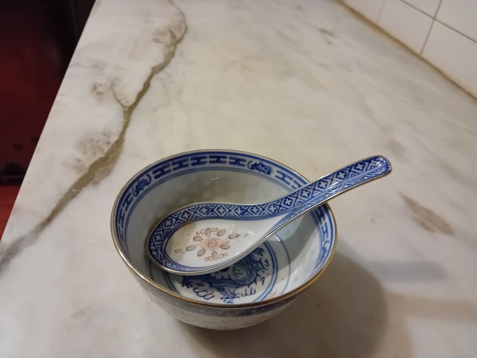 Taça Chinesa em Porcelana com Colher