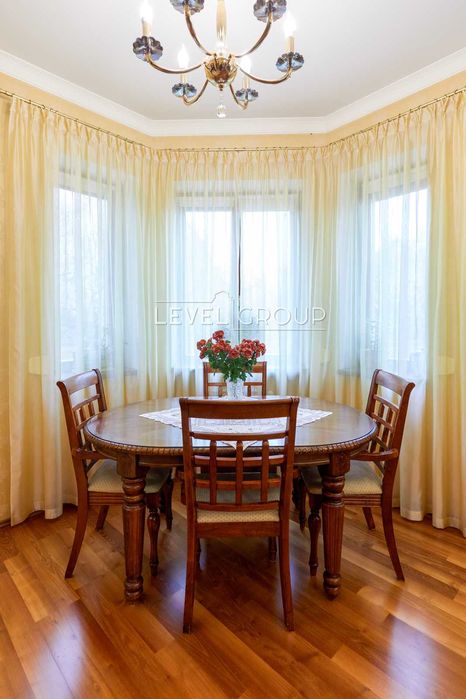 Будинок 230 м² з ремонтом, банею та гаражем, Северинівка, 10 сот, Без%