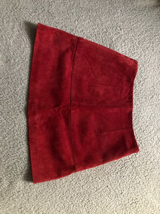 Красная замшевая юбка H&M