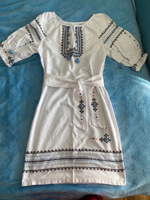 Вишивана сукня, вишиванка