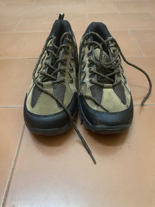 Ténis/bota Inverno, piso liso/acidentado, sola borracha grossa, T-43