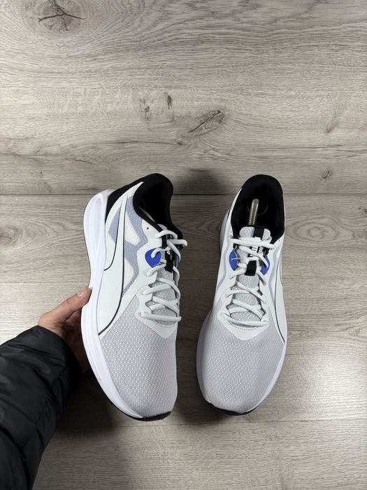 Puma чоловічі кросівки 45 розмір білі сітка