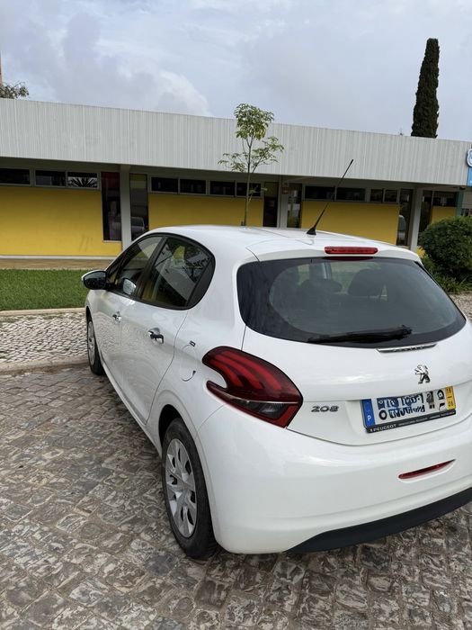 Peugeot 208 BlueHDi foto 4