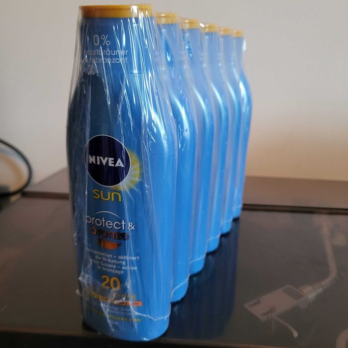 Obserwuj  NIVEA Balsam aktywujący naturalną opaleniznę Protect Bronze SPF20 200 ml 6 sztuk zestaw