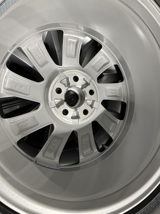 Nowe oryginalne koła zimowe alufelgi 18 Jaguar E-pace X540