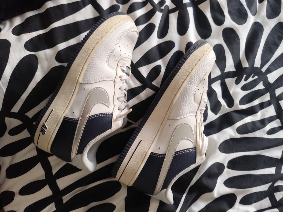 Tênis Nike Air Force em bom estado