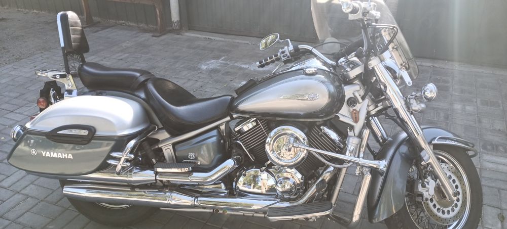 Ямаха драгстар1100 классик.