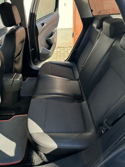 Opel astra j 2011 1.7 дизель
