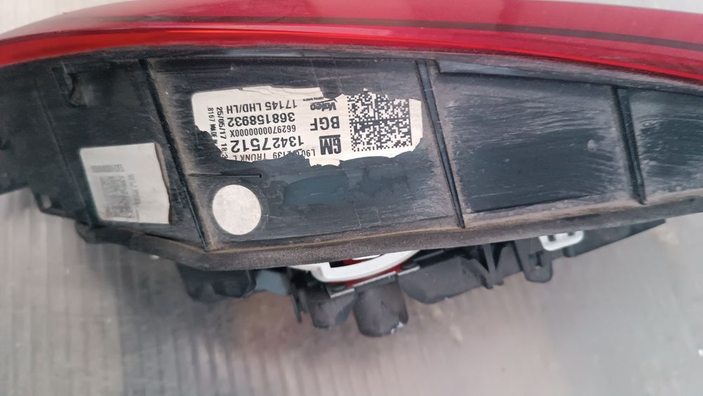 Vendo farolim dá mala Esq de Opel Astra K ano 2015