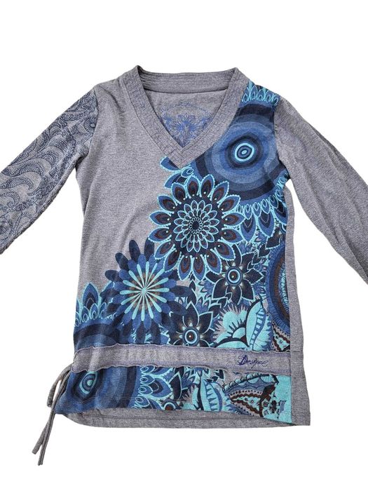 bluzka w kwiaty firmy Desigual