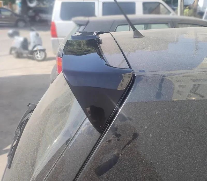 Aileron / lip / spoiler traseiro em plástico ABS (por pintar ou em preto piano brilhante) para VW Golf 4, 3/5 portas hatchback 1998-2004