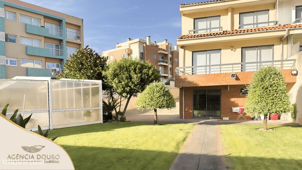 Moradia geminada T5 em Ovar