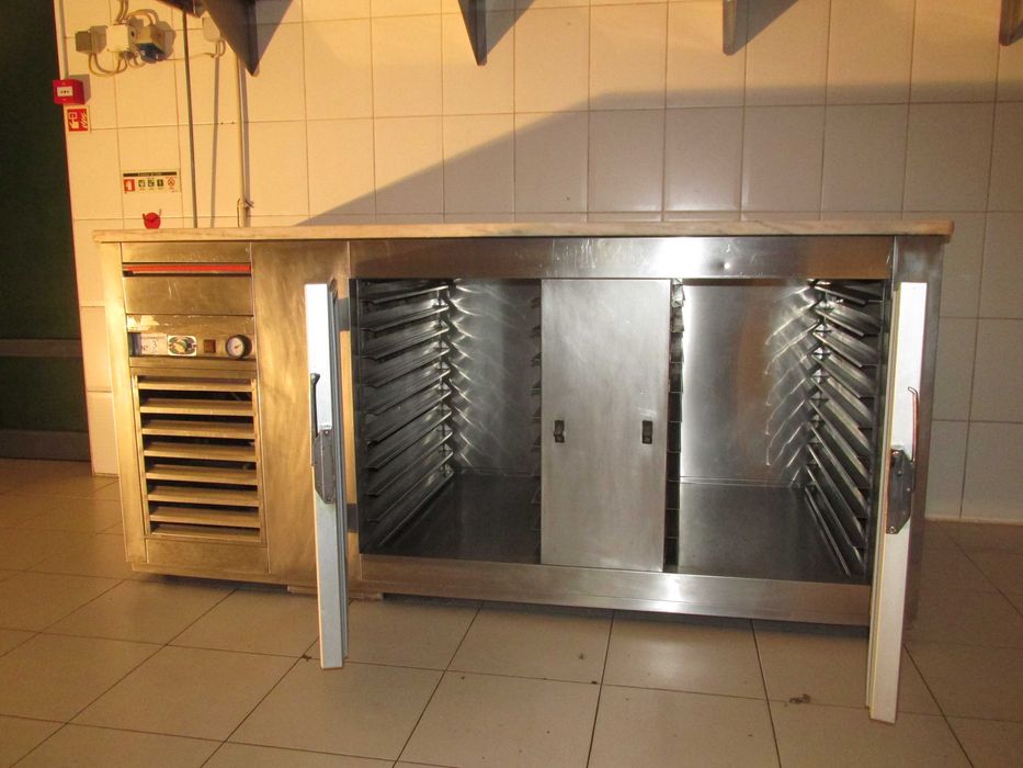 Material de fabrico de pão e pastelaria,  p/ venda a preço de SALDO…