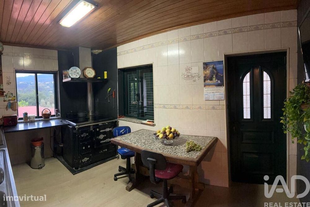Quinta rural T4 em Valadares de 40000 m2