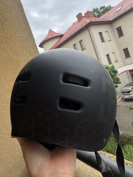 Kask Rampage 54–58 cm