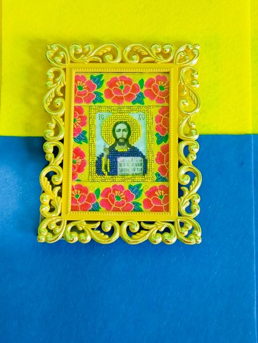 Оберіг-ікона Святий Миколай Чудотворець,вишита бісером та ікони-обереги від берегині в українсько-патріотичному стилі , вишиті бісером .
