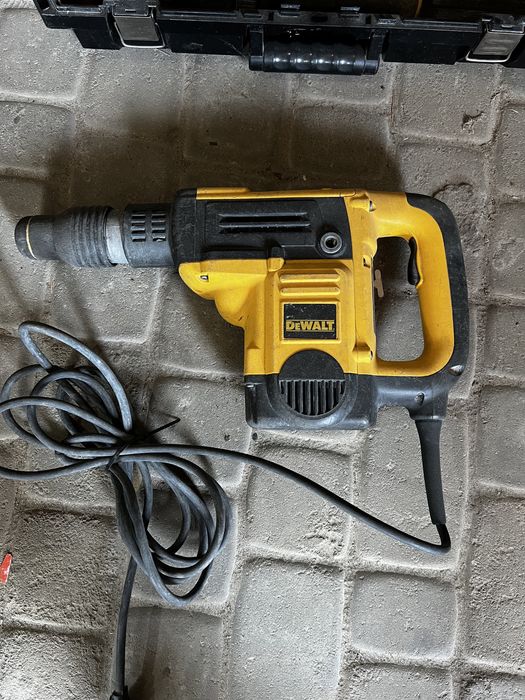 Відбійний молоток DeWALT D25501
