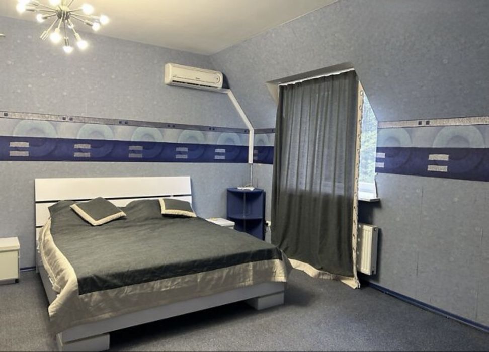 Продам просторий будинок 240 м² + баня з басейном + гараж | 6,7 сотки | Торг