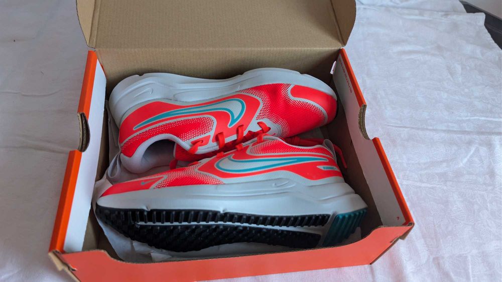 Buty sportowe Nike cosmic runner Gs 35.5 36.5 i 37.5 i 38 i 40