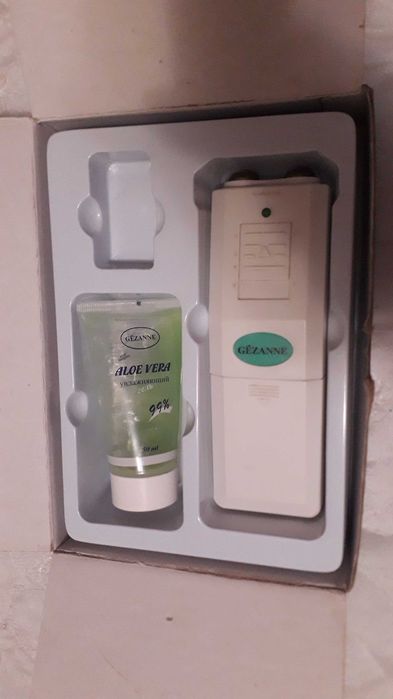 Електромасажер для лиця з гелем алоє вера