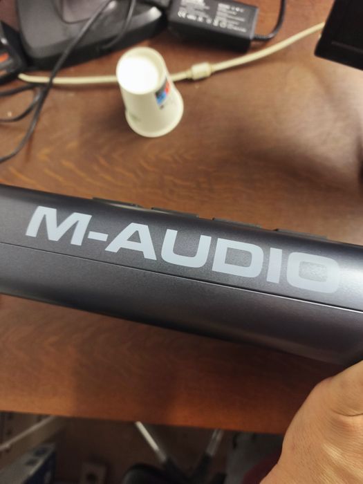Piano M-AUDIO usado
