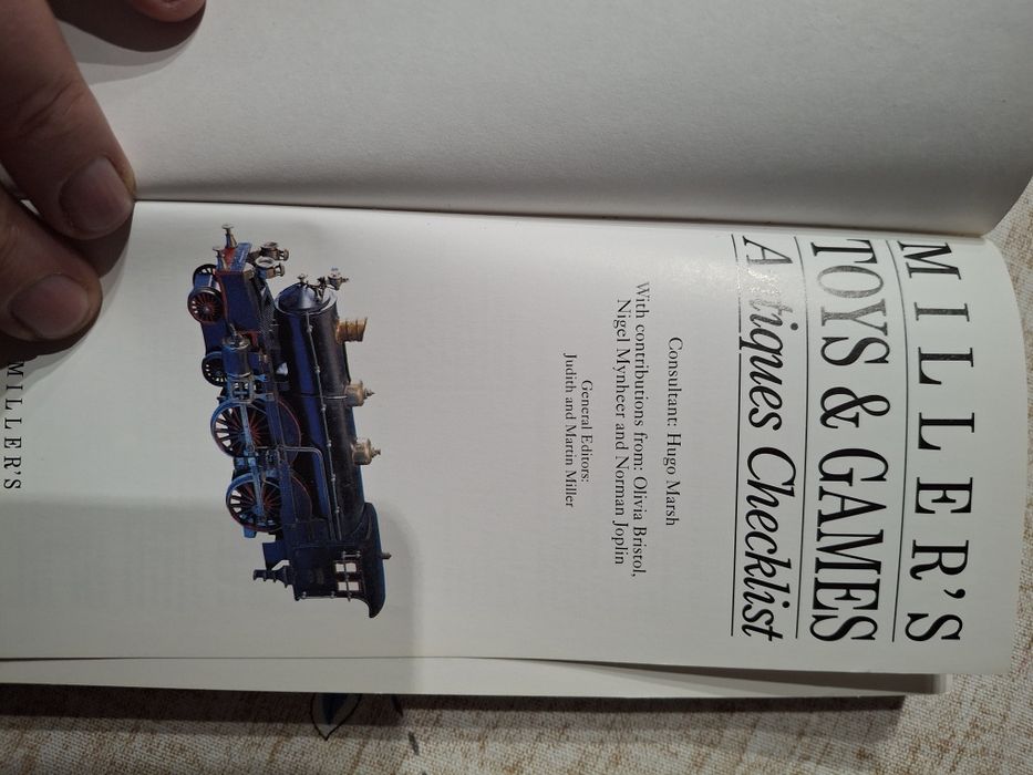 Livro  brinquedos em inglês