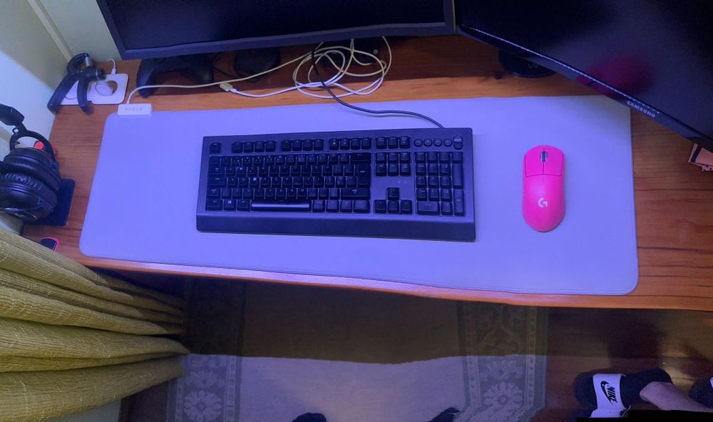 RAZER Mouse Pad with LED428221290314485761