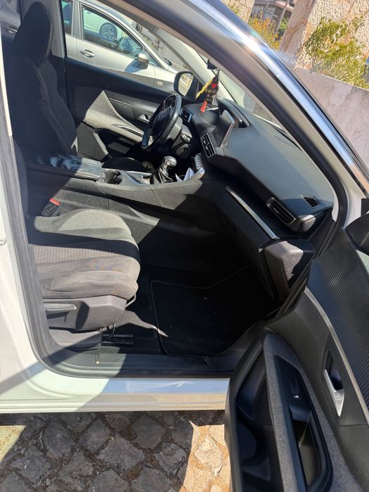 Vendo Peuggeot 5008, 2018, 7 lugares, manual a diesel