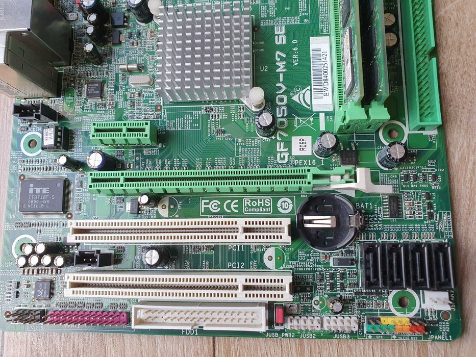 Материнська плата GF7050V-M7 SE