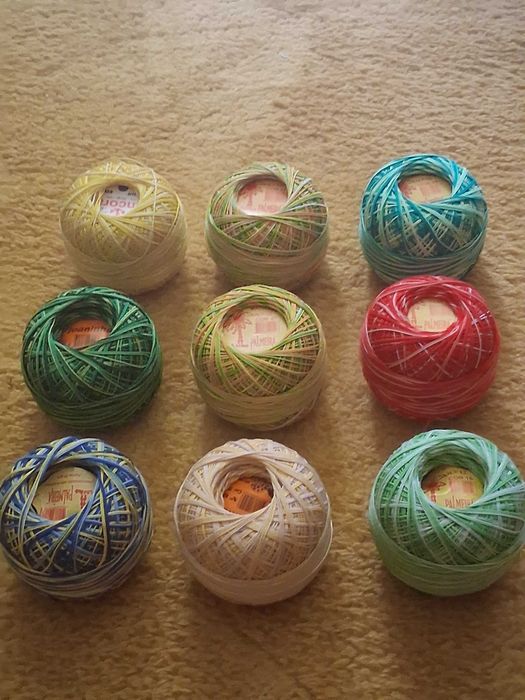 27 skeins of crochet thread no. 12, solid and variegated, new64738947956098120