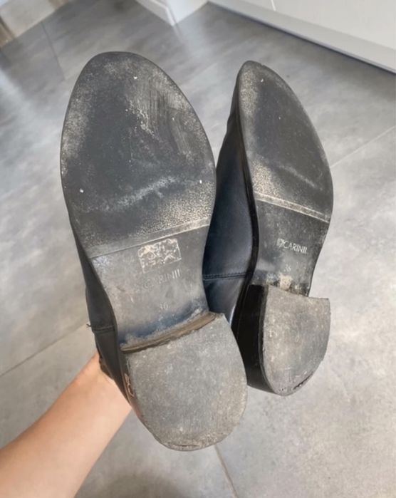 Carinii buty skórzane sztybety ze rozmiar 36 czarne botki