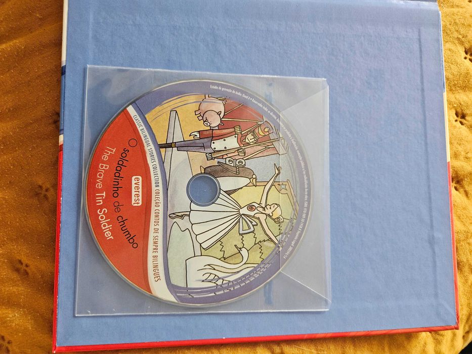 Livro (com CD interativo): O Soldadinho de Chumbo (bilingue inglês/português)