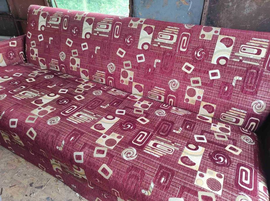 Продам диван і 2 крісла