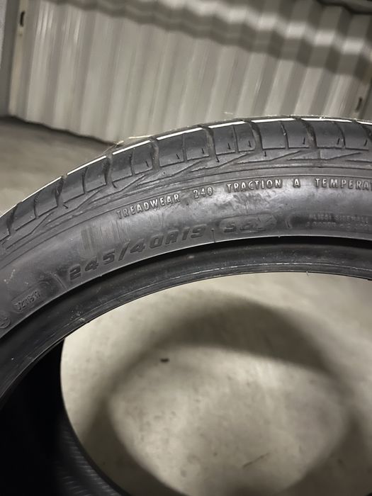 Pneus Goodyear RFT 245/40/19