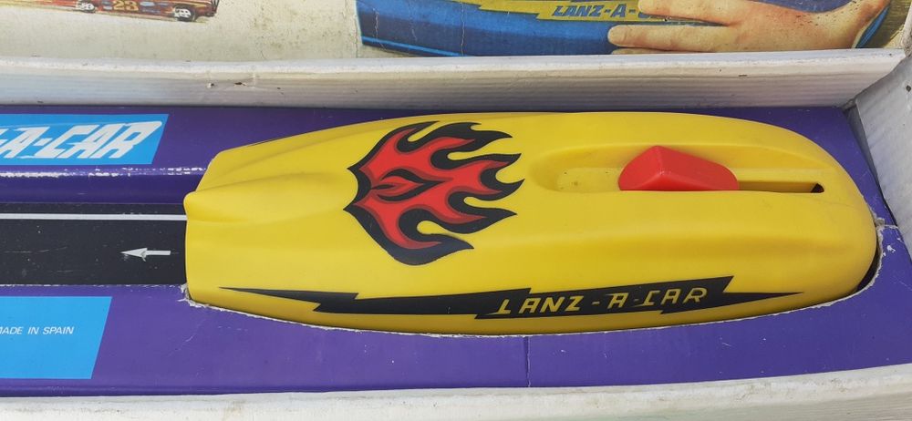 Brinquedo antigo,  anos 70 "Lanz-a-car"