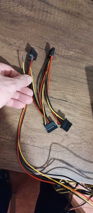 блок питания БП, блок живлення на 2000W. По линии 12V выдает 1860w
