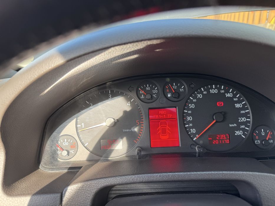 Audi A6 V6 quattro Nacional