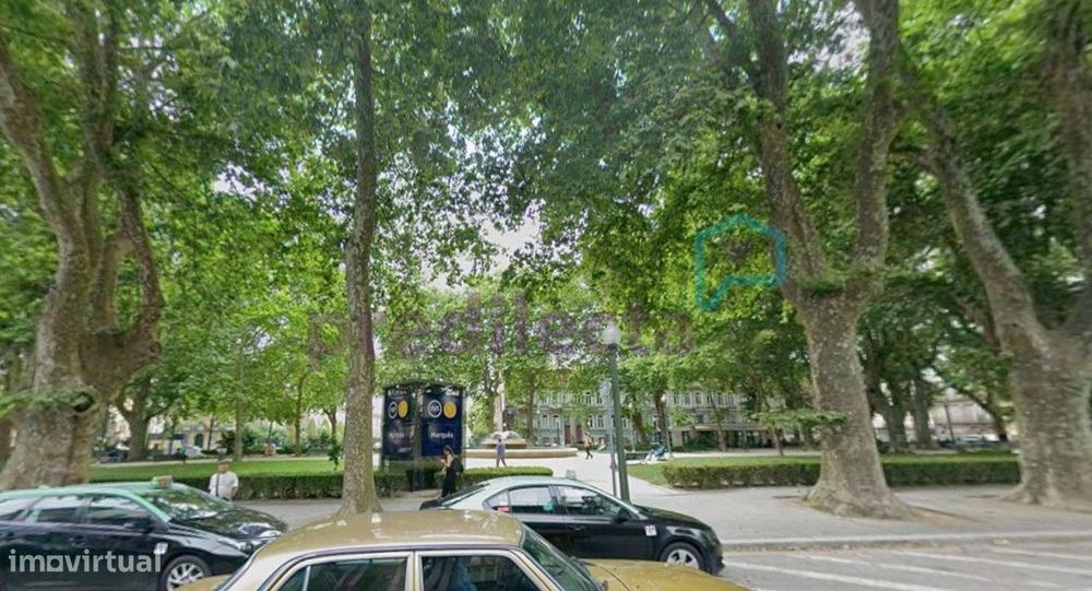 REF4149 - T2 Faria Guimarães, Porto