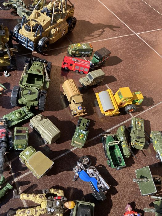 Коллекция солдатиков и техники Hasbro,Lanard,Days Cone,Corgi,Campmei
