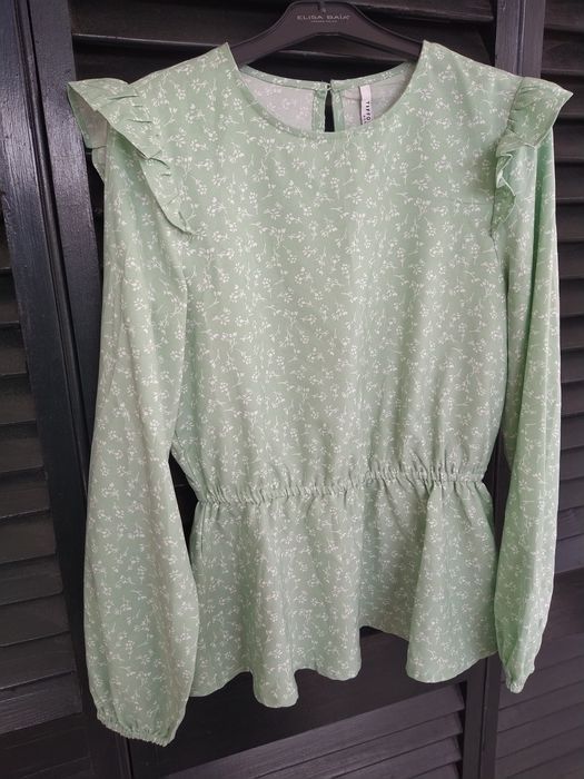 Blusa verde água com padrão floral e folhos - Tiffosi - Tamanho M