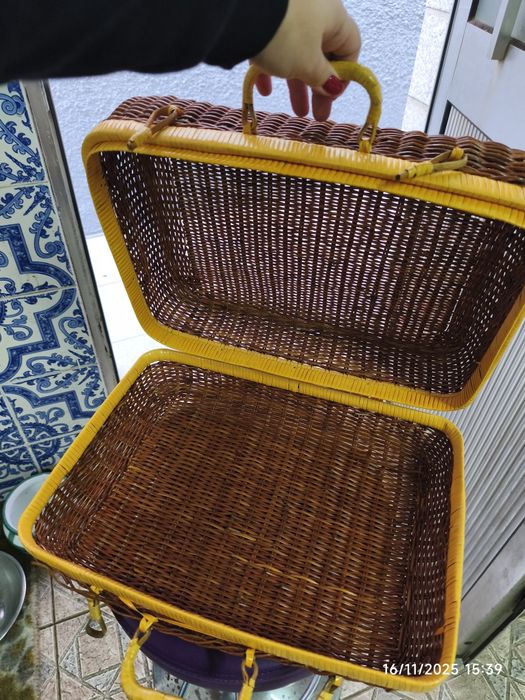 Cesta de piquenique em "palha" ( para restaurar)
