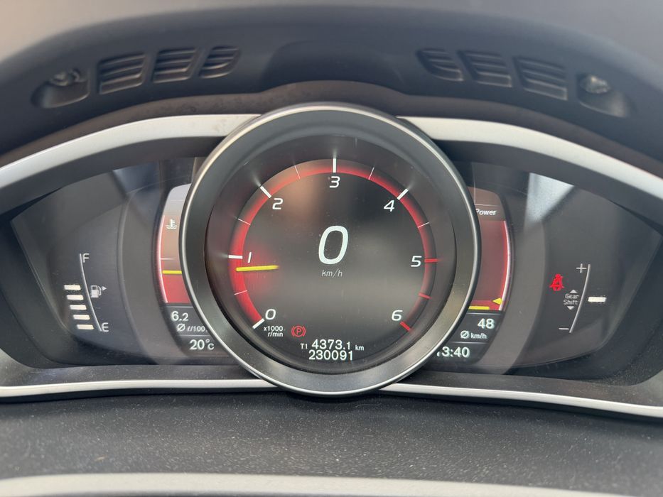 Volvo V40 D4 2014