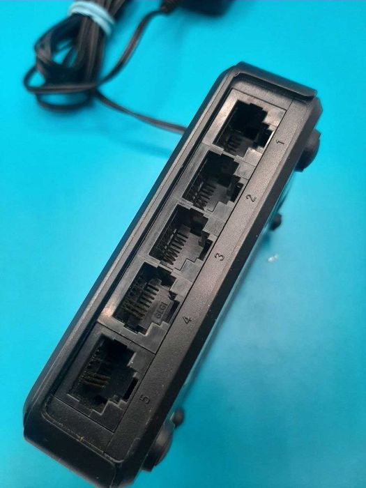 Комутатор D-Link DES-1005A