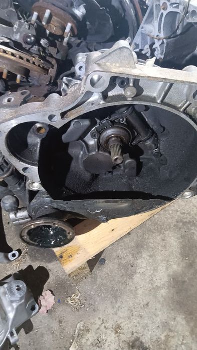 Caixa de Velocidades Seat Ibiza  ano 96 motor /gasolina 5 velocidades