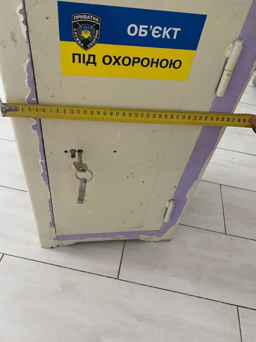 Продам Сейф з товстого металу