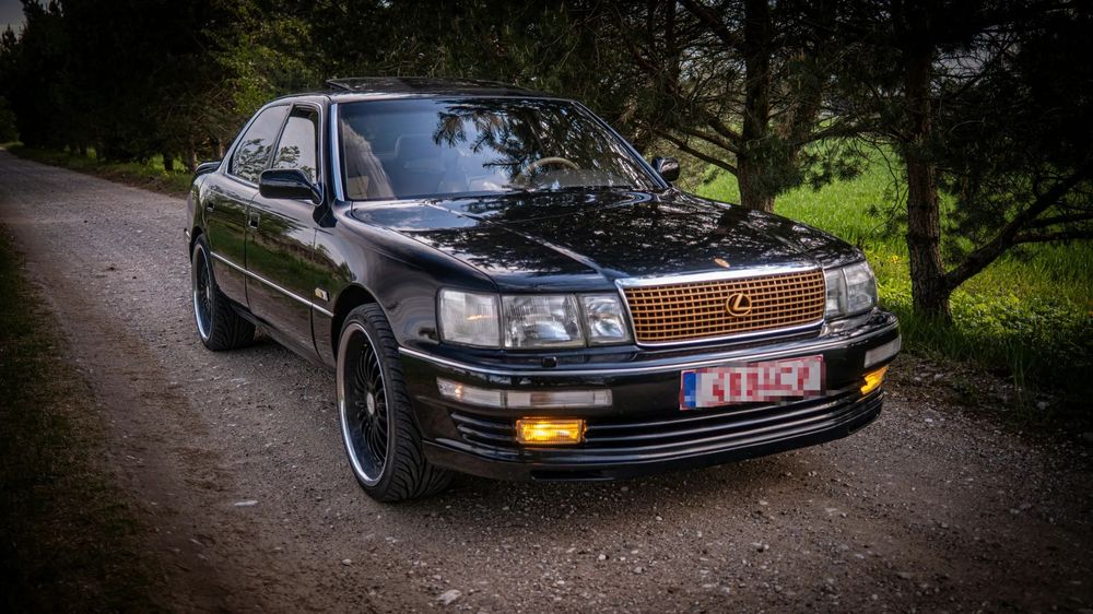 Lexus LS