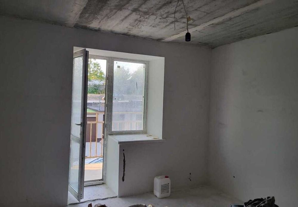 3 кім на Яреми в зданому будинку